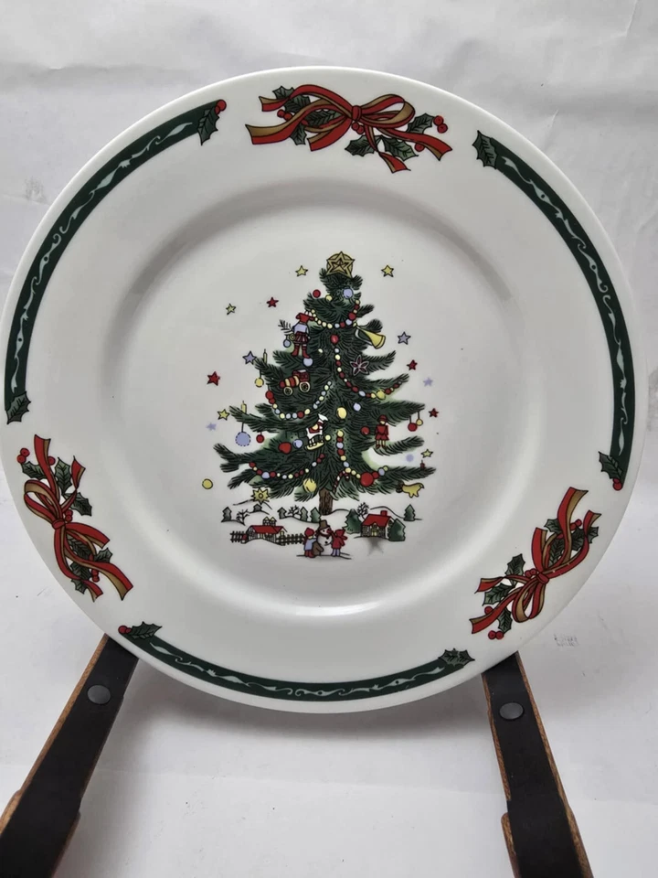 Century China Christmas Theme Dinner Plate 10-1/2" Tree Mistletoe - Image 1 of 2