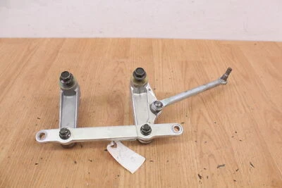 Conjunto de braço pivô de direção esquerda e direita Yamaha Apex Mountain 2006 - Imagem 1 de 4