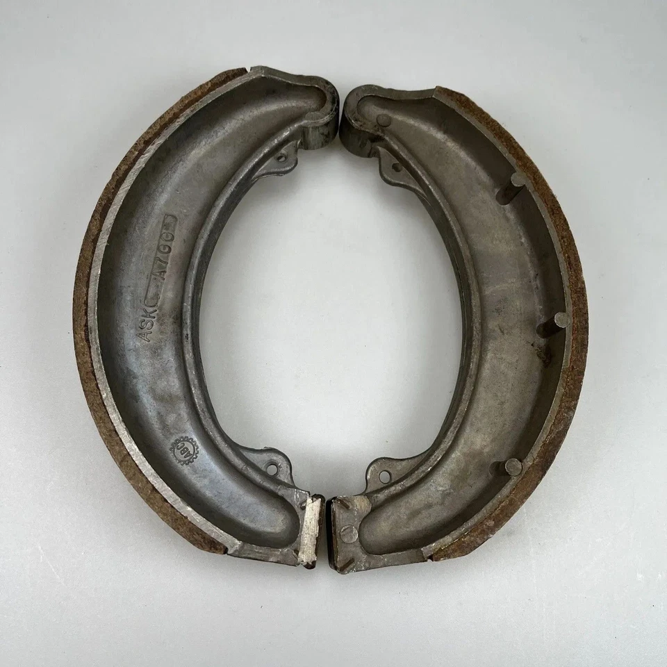 Zapatas de freno delanteras Honda CL350 CB350 SL350 ZAPATA, FR. BRAKE 45120-286-000 XX6246 Foto 1 de 3