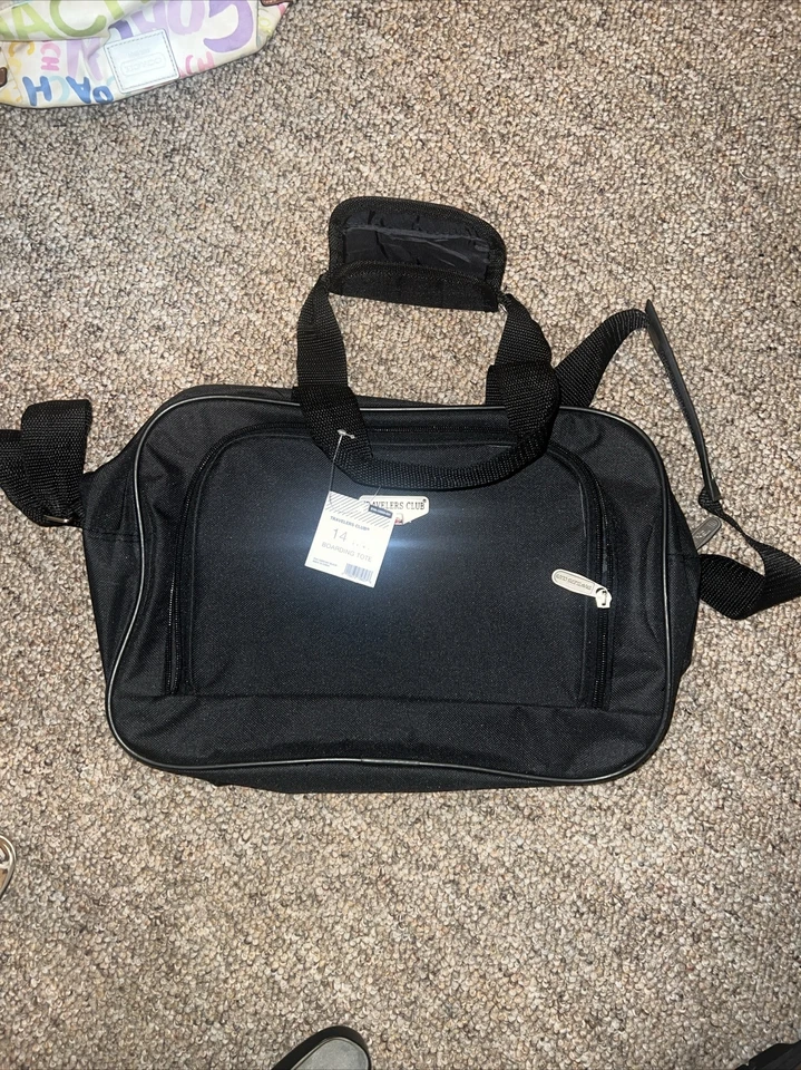 Bolsa de embarque de 14" con kit utilitario de 10" equipaje Travelers Club negra Foto 1 de 1
