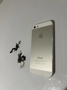 BOITIER POUR IPHONE 5 TRÈS BON ETAT - Photo 1 sur 4
