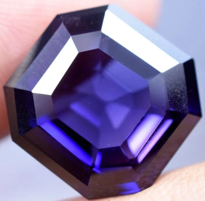 RARE Natural Purple-Blue Tanzanite 18.55 CT IF Certified Flawless Loose Gemstone - Image 1 of 4