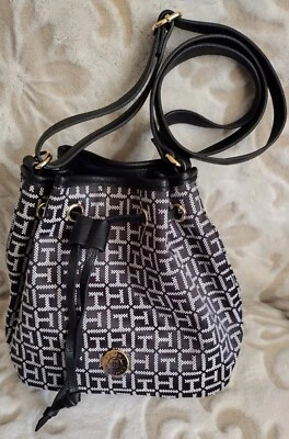 TOMMY HILFIGER MONOGRAM BLACK/WHITE BUCKET BAG SHOULDER BAG PURSE NWOT  - Image 1 of 4