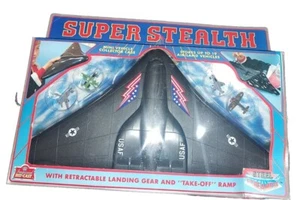 Super Stealth Mini Vehicle W/Retractable Landing Gear And "Take -Off" Ramp - Picture 1 of 3