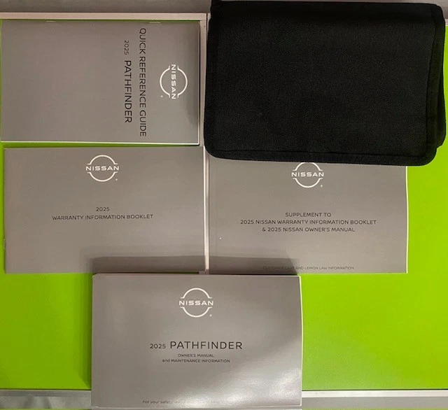Nissan Pathfinder 2025 manuales del propietario OEM con cubierta de lona Foto 1 de 1