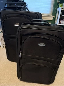 Geoffrey Beene  2-Piece Luggage Set - Picture 1 of 1
