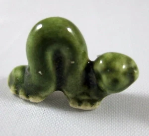 Hagen Renaker miniature worm caterpillar Inchworm Baby retired VHTF - Picture 1 of 1
