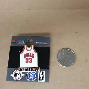 NBA Chicago Bulls Scottie Pippen #33 Old School Vintage Jersey Pin ...NEW.....12 - Picture 1 of 1
