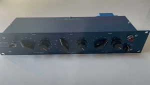 Tube-Tech ME-1B Mid Range Tube Equalizer - Blue - Picture 1 of 4