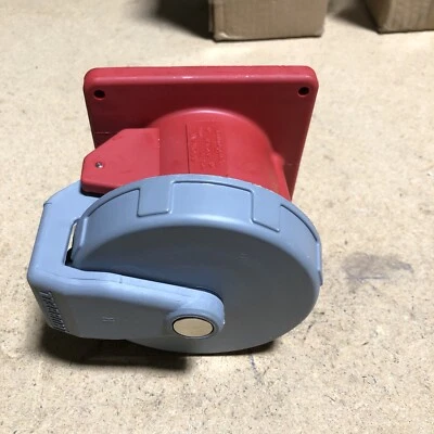 Hubbell 460R7W Pin and Sleeve Receptacle - Red - Image 1 of 3