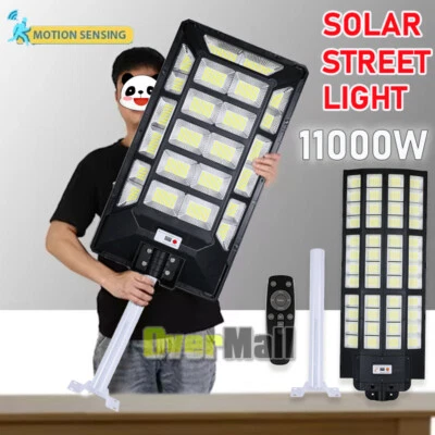 Foco Solar De Calle 990000LM LED Lampara Alumbrada Para Exterior Con Sensor+Pole - Image 1 of 4