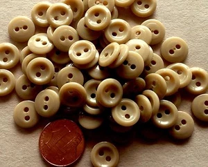 24 Small Shiny Tan Plastic Sew-through Buttons Just Over 7/16" 11.5mm 7240 - Picture 1 of 1