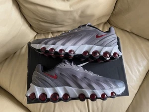 RRP £174 Brand New Mens Latest Nike Air Max DN8 Iron Grey Crimson Red Size 13 UK - Picture 1 of 14
