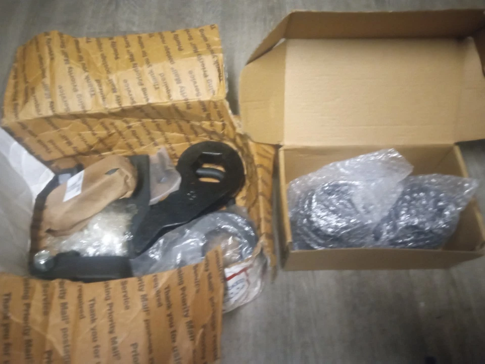 Supreme lift kit w/2 inch lifts for 02-07 Chevy, GMC - Image 1 of 4