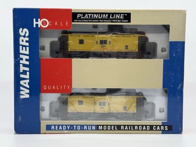 HO Walthers 932-240453 Duluth Missabe Iron Range Bay Window Caboose 2-Pack DMIR - Image 1 of 4