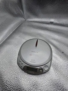 SONY Walkman Discman Model D-NE510 Atrac3 Plus Portable CD MP3 Vintage Tested - Picture 1 of 4