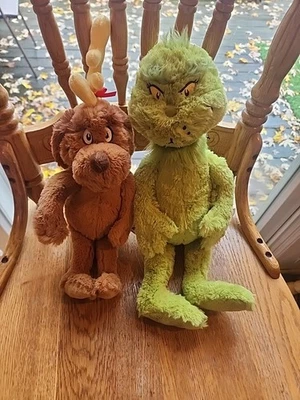 Peluche Dr. Seuss El Grinch + Max el Perro Reno 16", Aurora Foto 1 de 4