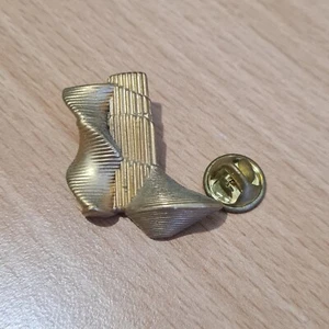 (ZE) PIN'S / Badge - PARFUN MONTANA - Imagen 1 de 3