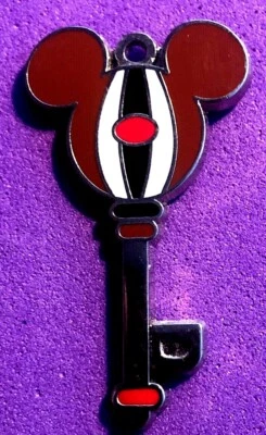 PIN DISNEY WDW 2010 PWP KEY COLLECTION DALE LANZAMIENTO LIMITADO “VHTF” Foto 1 de 2
