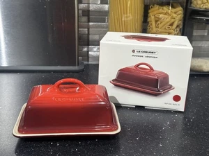 Le Creuset New Stoneware Ceramic Cerise Red Butter Dish With Lid RRP £45 - Picture 1 of 4