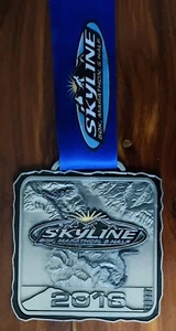 Skyline Ogden Utah 2016 50 k maratón y media medalla con cordón azul original - Imagen 1 de 3