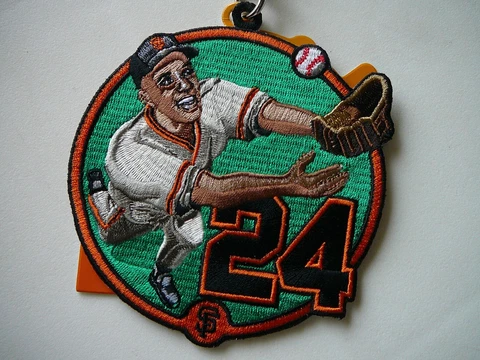SAN FRANCISCO SF GIANTS WILLIE MAYS #24 EMBROIDERED PATCH KEYCHAIN Cover