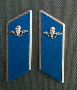 Kragenspiegel mit Auflagen Fallschirmjäger Luftlandetruppen UDSSR Sowjet Armee - Picture 1 of 1