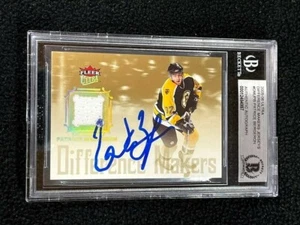 Tarjeta Fleer 2005/06 Fleer Ultra Diferencia de Fabricantes de Ultra Diferencia firmada con certificación BAS - Imagen 1 de 2