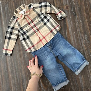 6-9 Monate authentisches Burberry Jungenhemd mit Knopfleiste Nova Check kostenlose Jeans enthalten - Bild 1 von 14