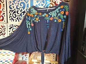 Schönes besticktes Free People Cropped-Top Blumen Hippie Scheich Bohemian blau - Bild 1 von 9