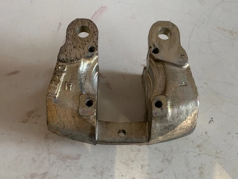 Jaguar mk2 Daimler v8 250 pinza freno delantero soporte portaaviones 7715 Foto 1 de 4