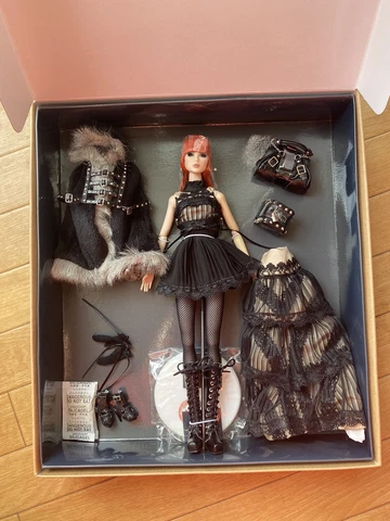 Fashion Royalty Wild Wolf KUMI FACTORY FRESH NRFB  Free Shipping Worldwide Cover