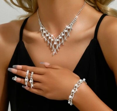 Set Bigiotteria Collane Orecchini E Bracciale In Argento E Strass - Immagine 1 di 4