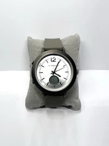 Isaac Mizrahi Live Analog Wristwatch Silver Dial Gray Buckle Band - Picture 1 of 8