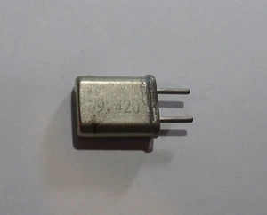 Cristal de escáner - 39,4200 MHz - 10,7 iF - 0,039 pines - RXD-1 - HC-25/U - Imagen 1 de 1