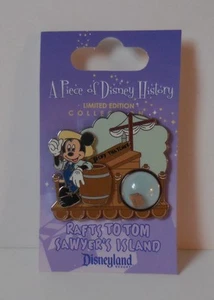 Disney Pin Mickey Rafts an Tom Sawyers Island Stück Disney Geschichte 1 LE1000 - Bild 1 von 2