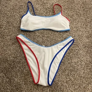 Conjunto de parte superior e inferior de bikini para mujer XL Wild Fable -NUEVO CON ETIQUETAS ROJO BLANCO AZUL #xl2 - Imagen 1 de 2