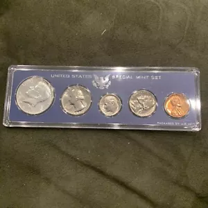 1966 US Special Mint Set in Original Blue Plastic Case 40% Silver Kennedy Half - Picture 1 of 3