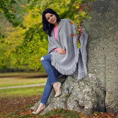 BABY ALPACA WOOL PONCHO CAPE WRAP SHAWL COAT HANDMADE IN ECUADOR - Image 1 of 4