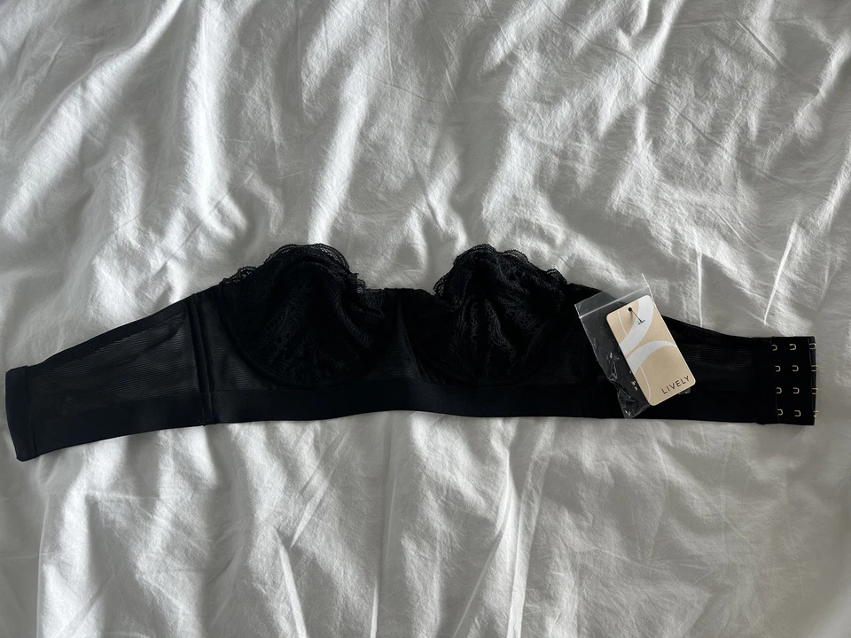 Lively Lace Strapless Bra 32221 - Size 34C - Underwired Optional Straps -
