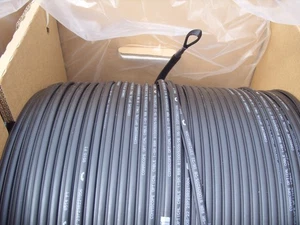 COMMSCOPE SINGLE STRAND LOCATABLE FIBER OPTIC DROP CABLE 1500ft SC CONNECTOR - Picture 1 of 4