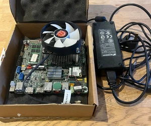 Intel DQ77KB LGA1155 3e génération Mini-ITX, Intel i7-3770 proc, 8 Go RAM + bloc d'alimentation - Photo 1/4