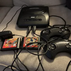 Sega Genesis Model 2 MK-1631 con 2 controller e 2 giochi (REN & Stimpy; Desert) - Foto 1 di 7