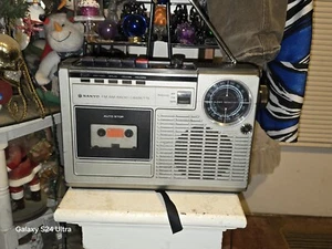 Sanyo - 2402 Am/fm Cassette, Works Well - Picture 1 of 24