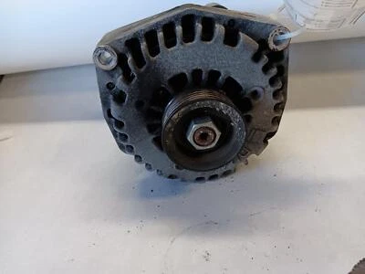 Alternador usado compatible con: Chevrolet Suburban 1500 2013 160 amperios opt KW1 grado C Foto 1 de 4