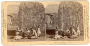Vue Stéréo PHOTO photographie, Pounding Poi Hawaiian Islands Broyage du Poi - Imagen 1 de 2