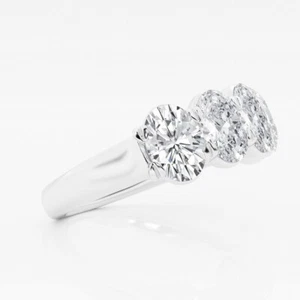 Ovaler Jubiläumsring 3 kt Weißgold Diamant 5 Steine Laborgezüchtet.  - Bild 1 von 3