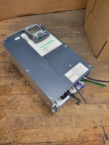 Schneider Altivar 71 ATV71HD22N4 Regelantrieb 30PS 22kW 380/480V - Bild 1 von 20