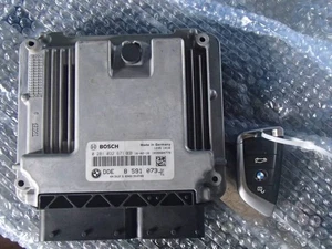 BMW 2 Series Engine Computer 8591073 - Foto 1 di 3