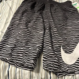 Nike Badeanzug Jungen Größe XL  - Bild 1 von 2